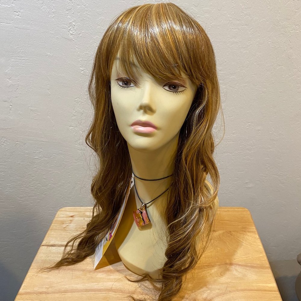 #104 IT'S A WIG Q WIG